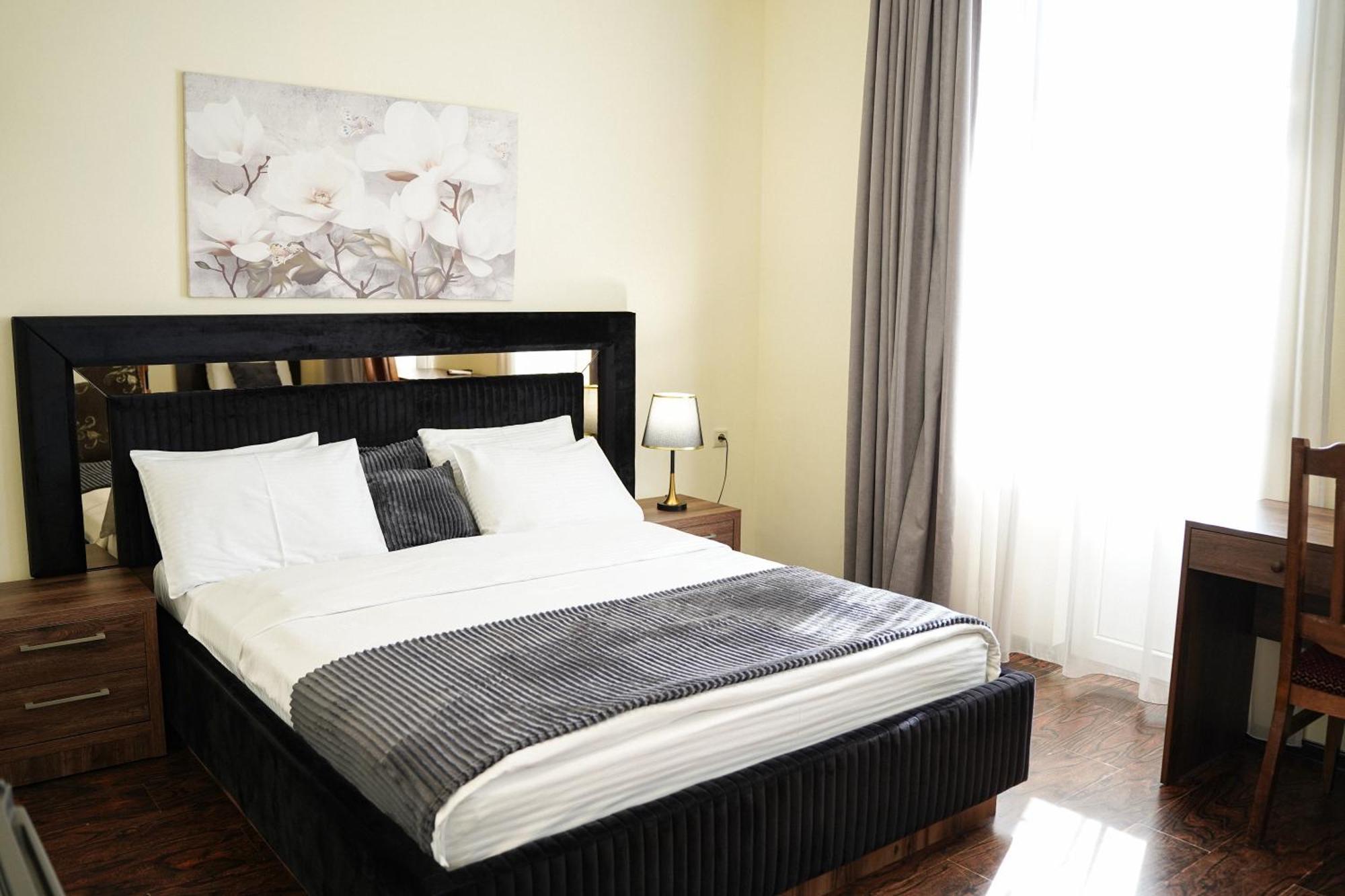 Europa Hotel-Kutaisi Ngoại thất bức ảnh