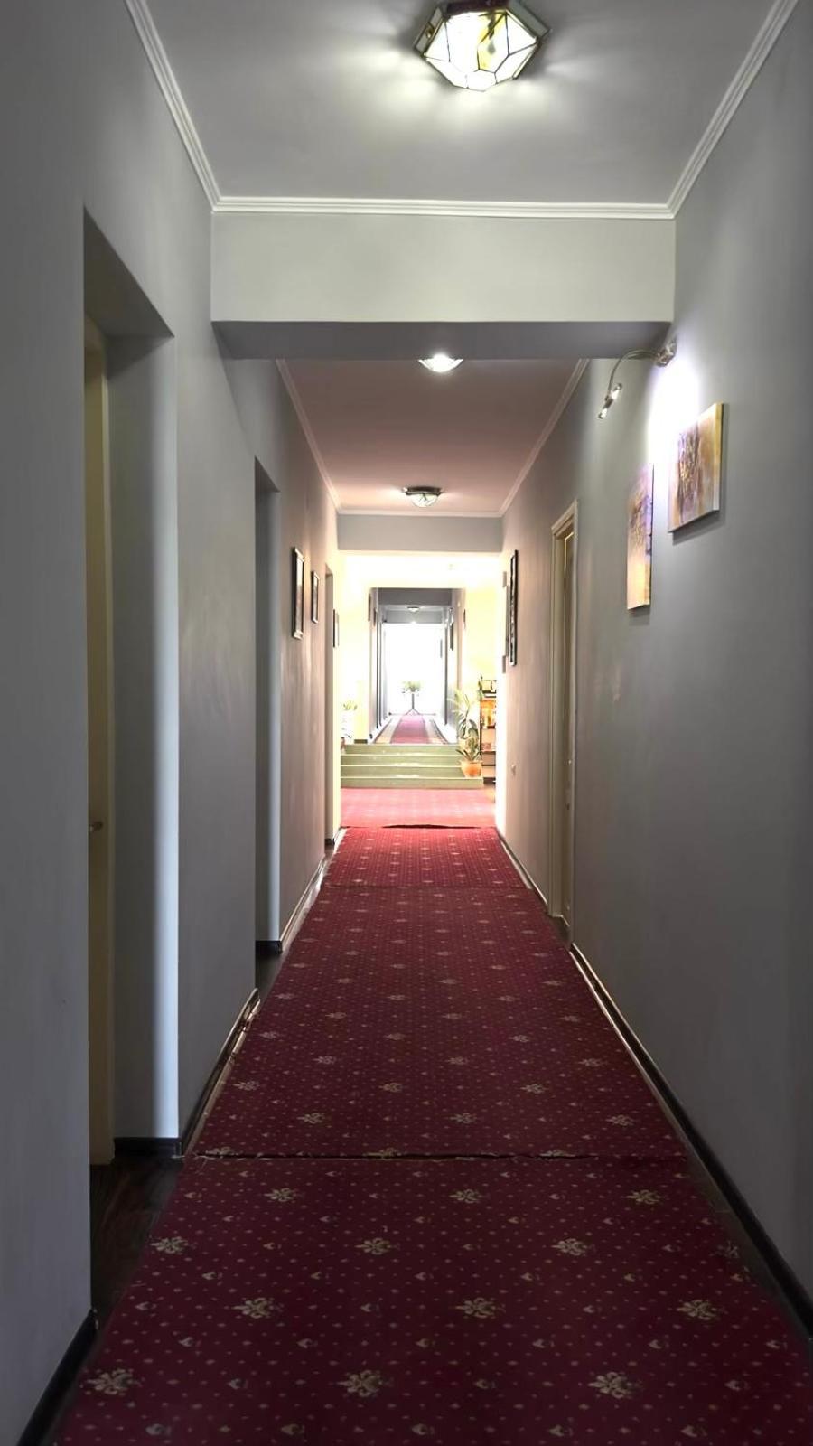 Europa Hotel-Kutaisi Ngoại thất bức ảnh