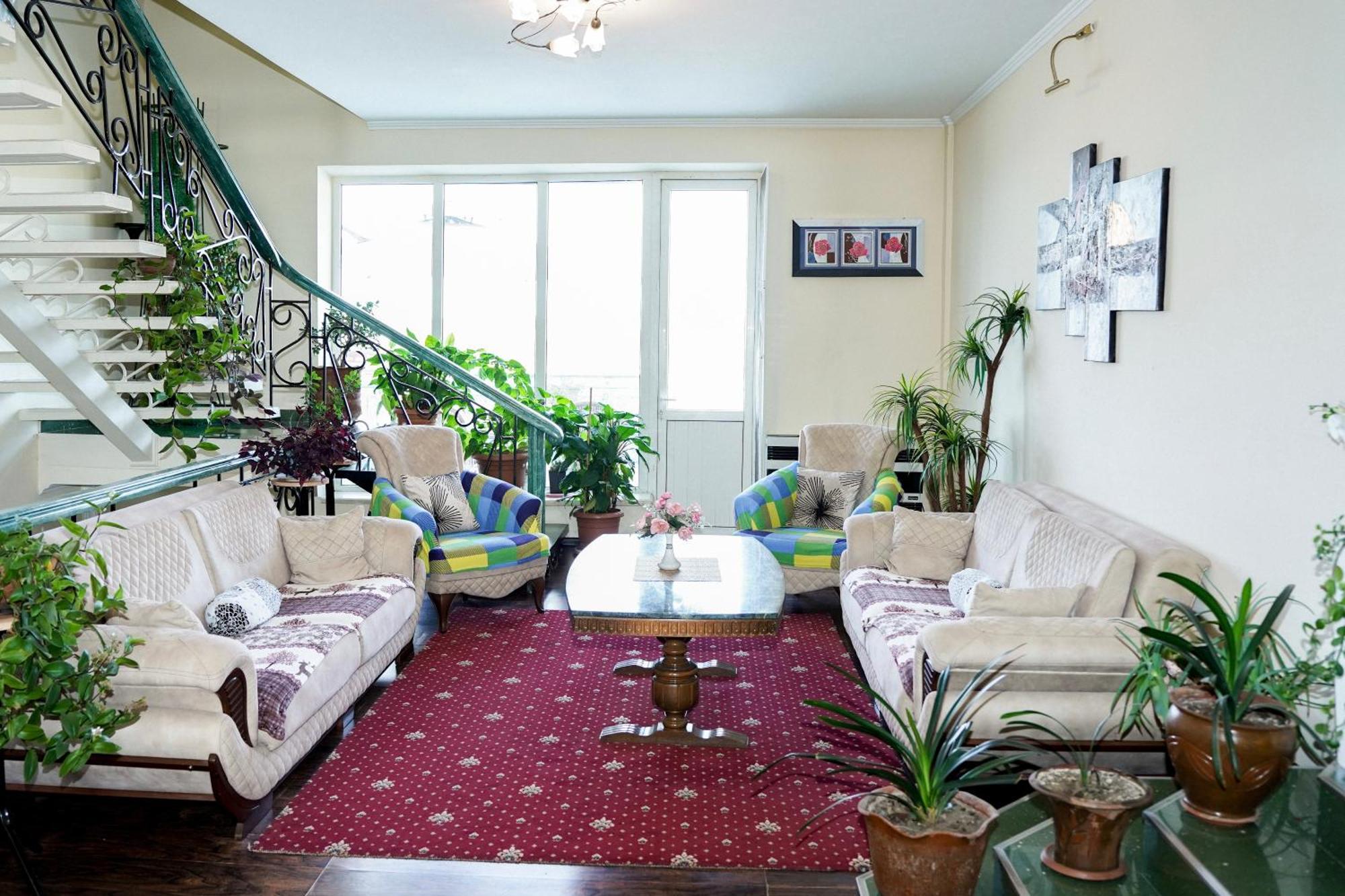 Europa Hotel-Kutaisi Ngoại thất bức ảnh