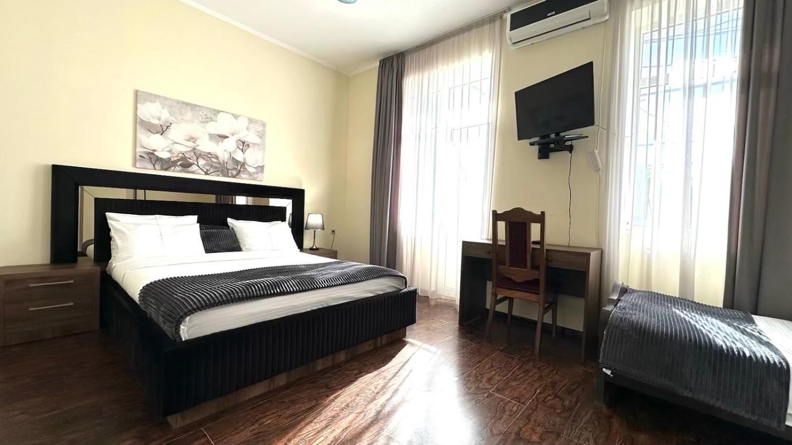 Europa Hotel-Kutaisi Ngoại thất bức ảnh
