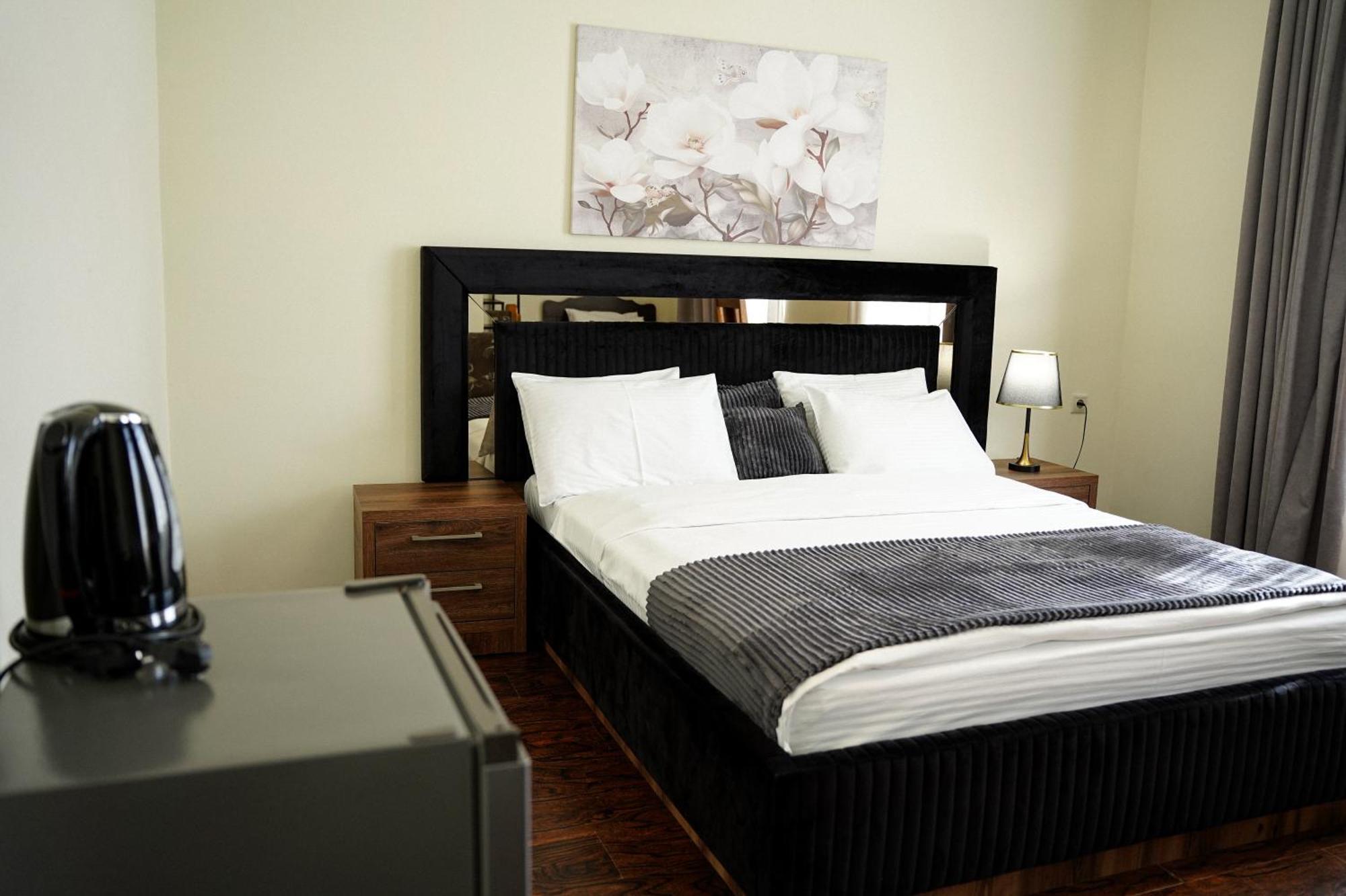 Europa Hotel-Kutaisi Ngoại thất bức ảnh